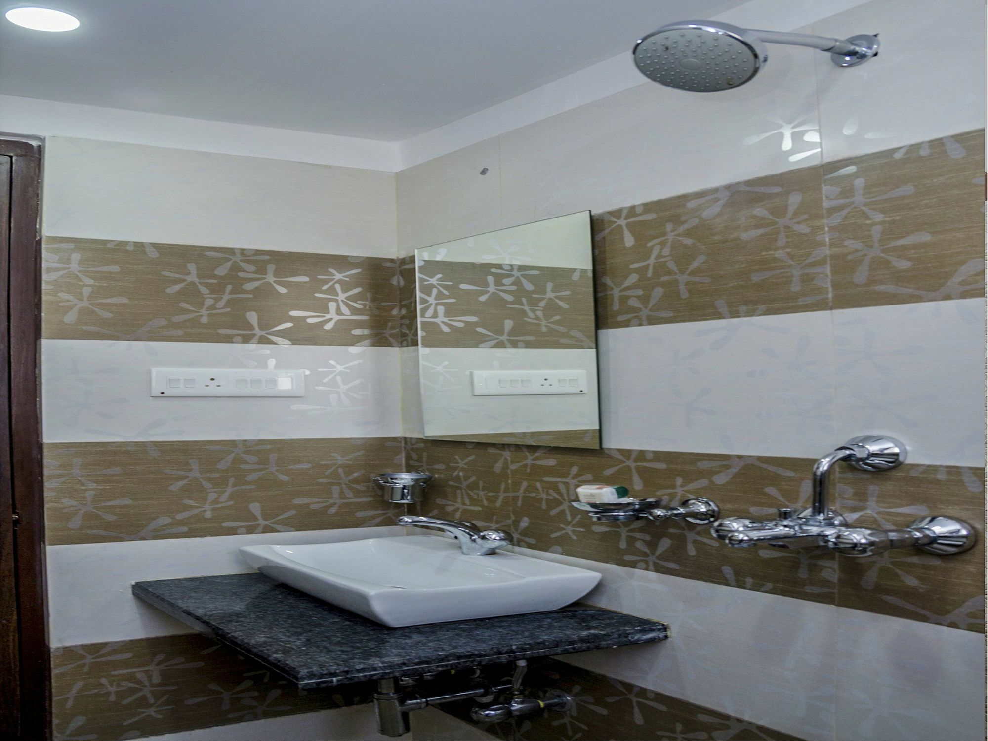Super Hotel O New Town Near Axis Mall Formerly Spandan Inn كولكاتا المظهر الخارجي الصورة